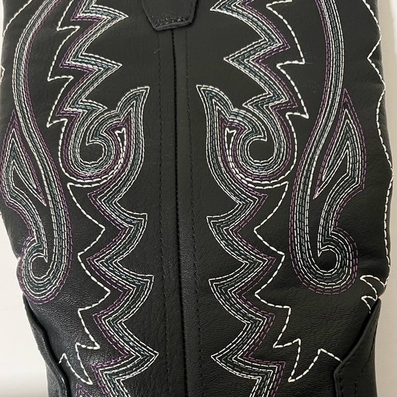 Old West Black Mens All Leather Stitch

Narrow Round Toe Cowboy Boots size 8 - Picture 6 of 6